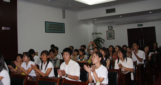 威龍召開季度銷售總結(jié)暨表彰大會(huì)